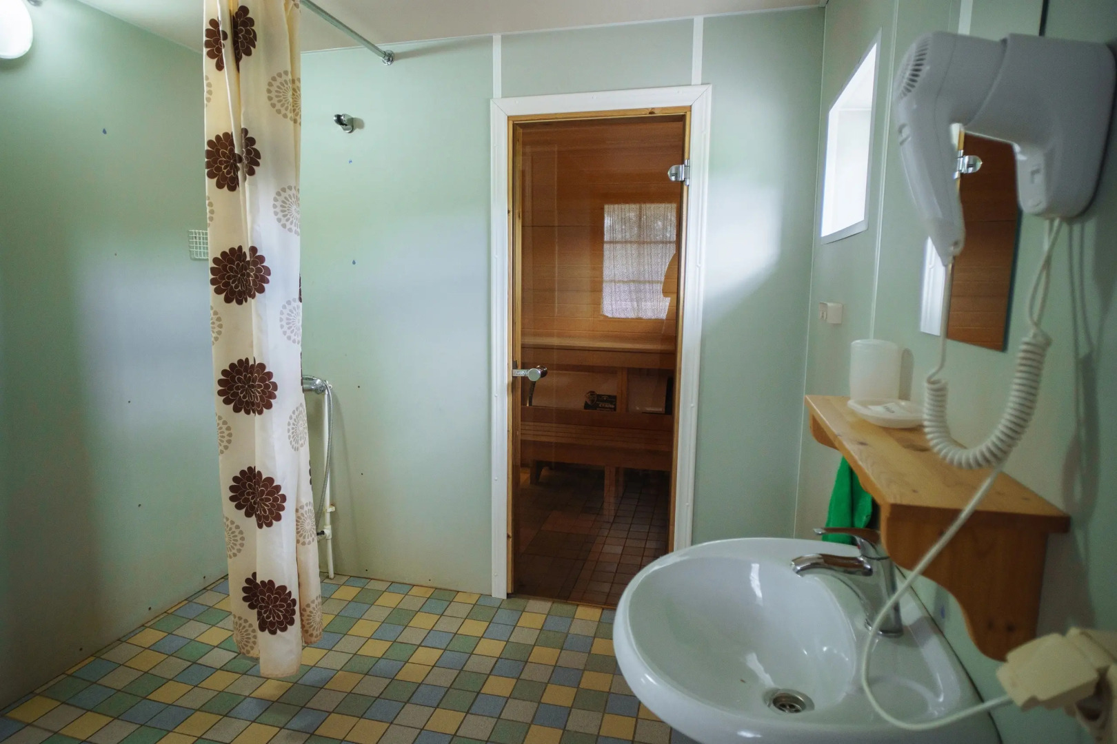 Turisticheskaya baza Laituri