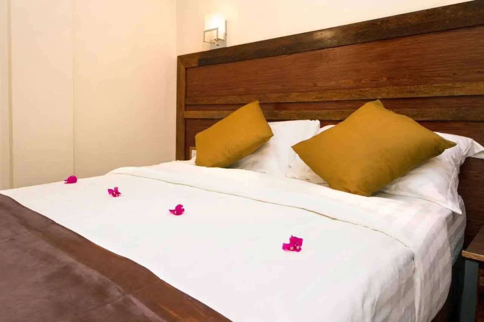 Отель Tropic Tree Hotel Maldives