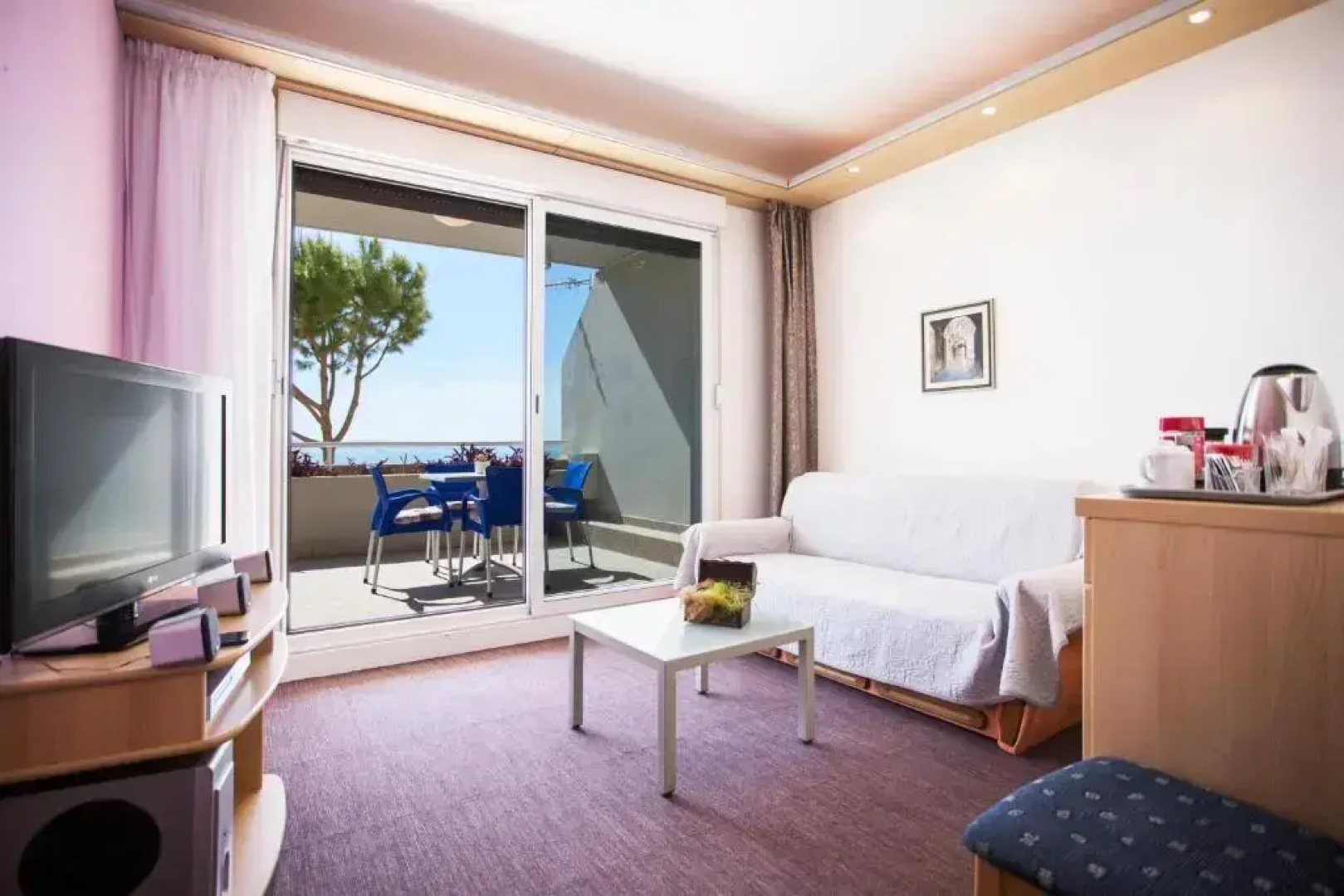 Hotel More
