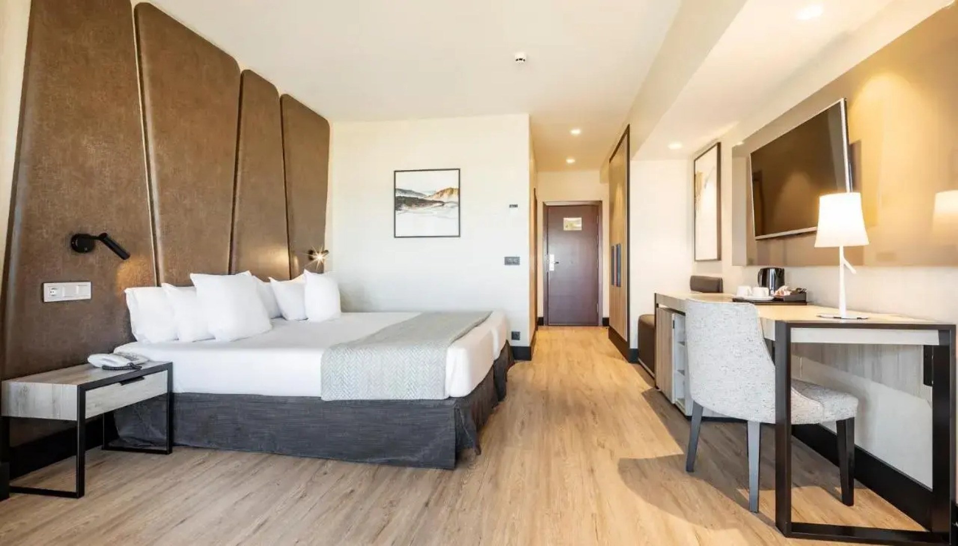 Отель Ilunion Malaga