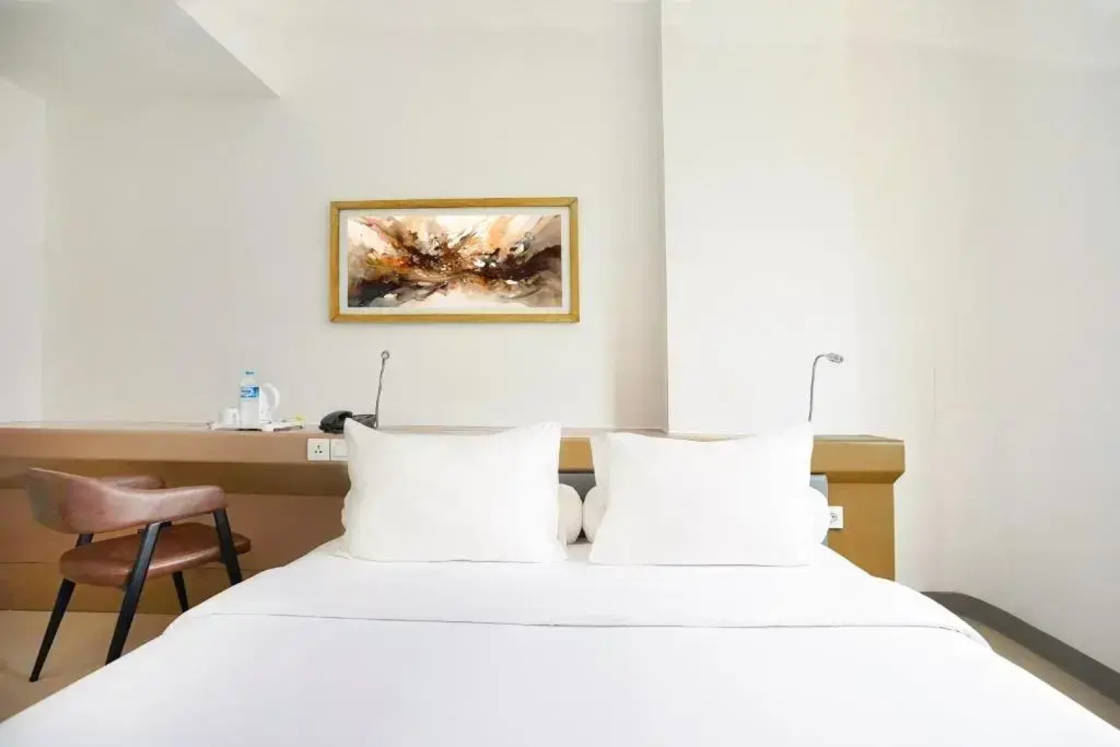 Отель Lamora Kota Lama Surabaya