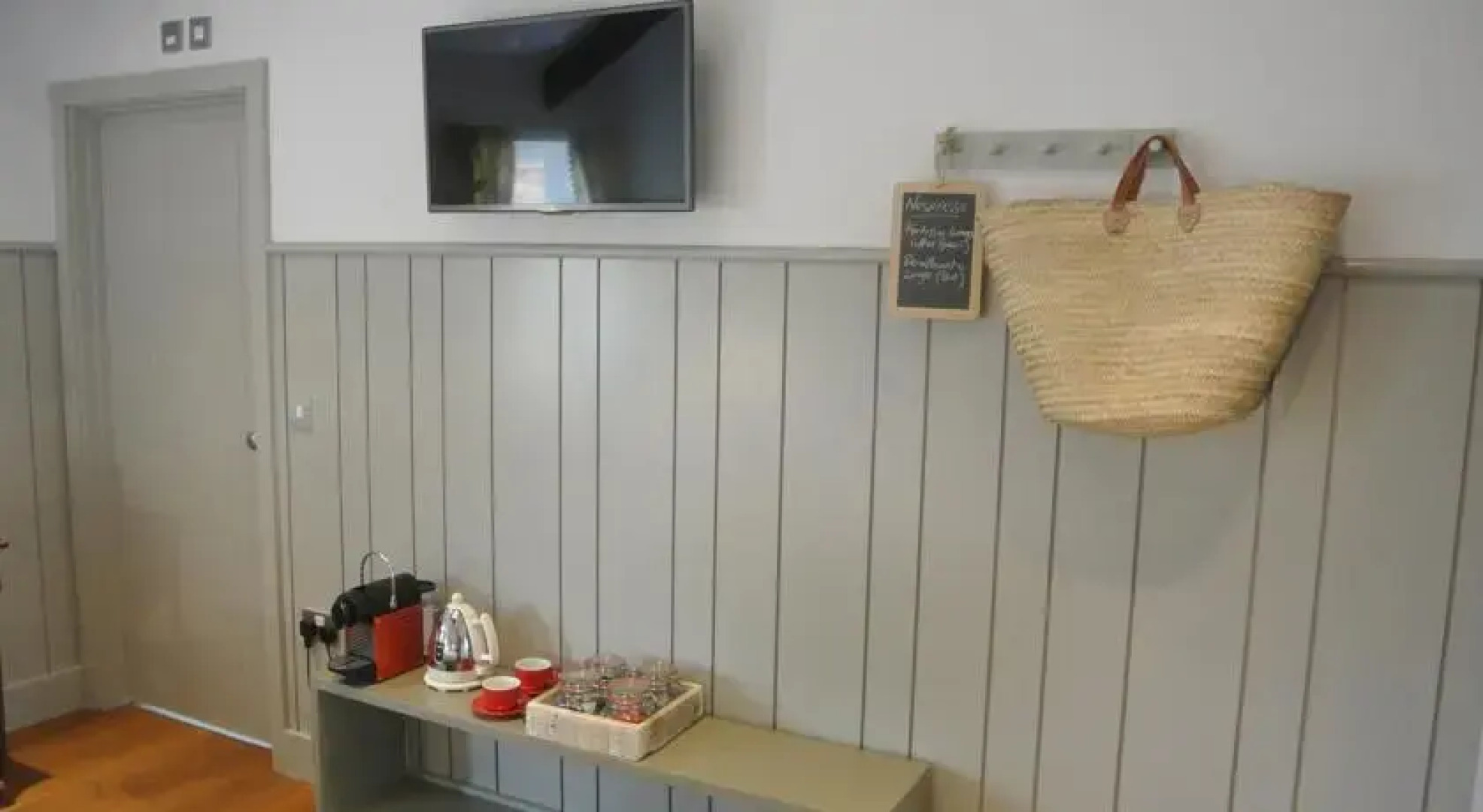 The Crown Pub, Dining & Rooms