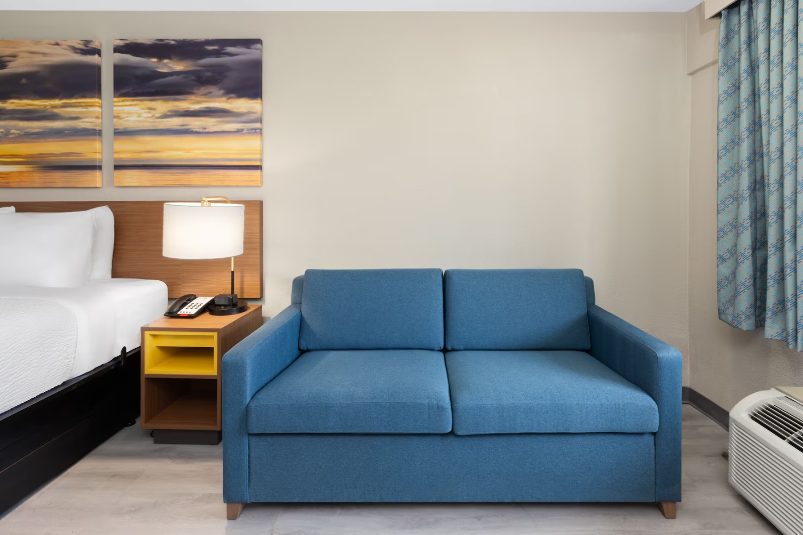 Days Inn & Suites by Wyndham Vicksburg
