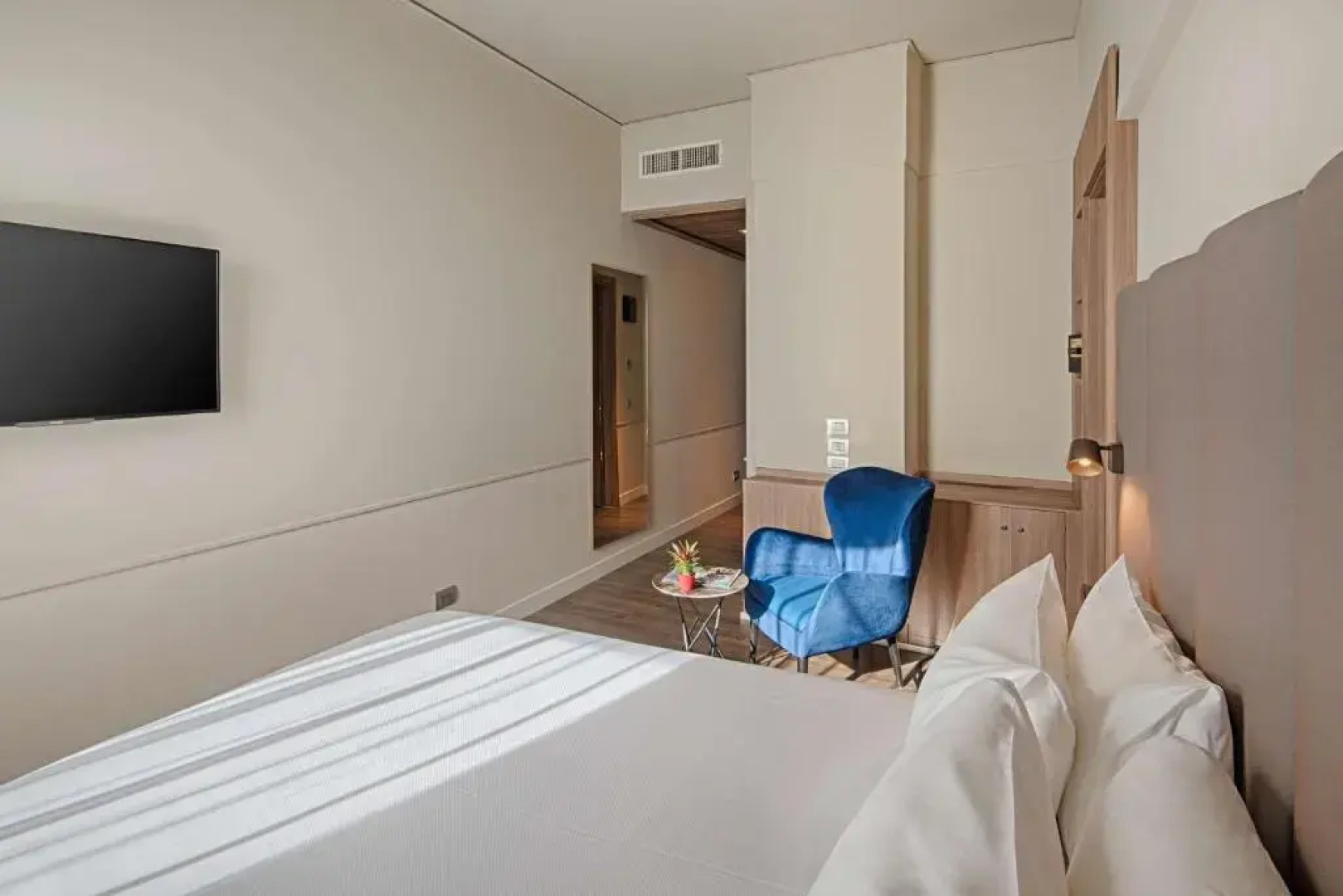 Отель NH Napoli Panorama