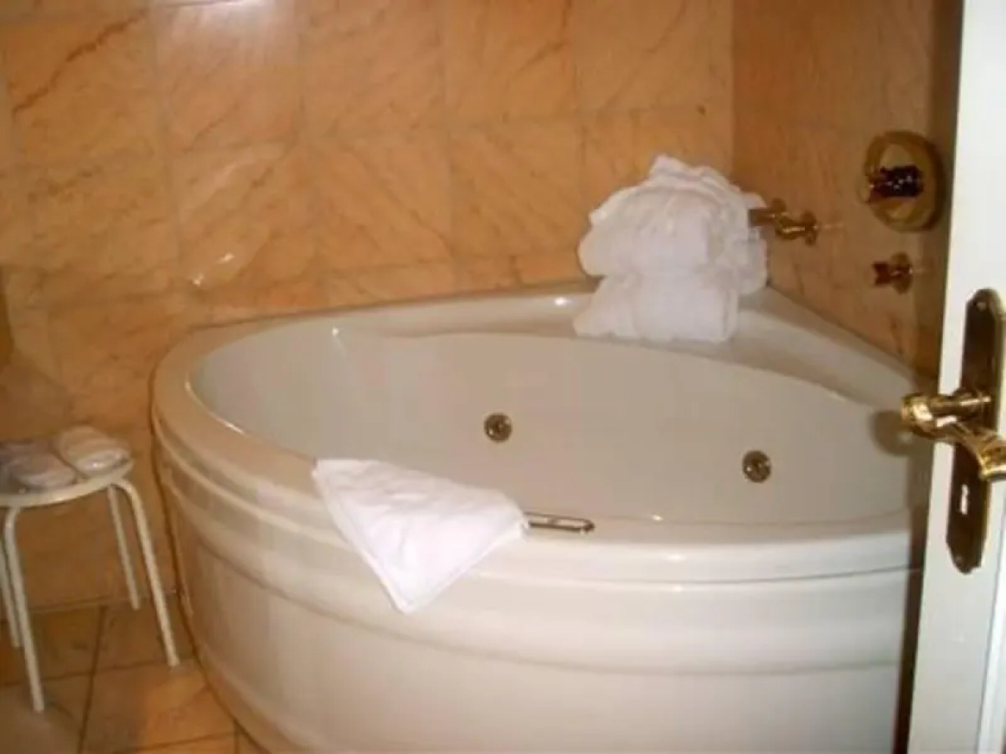 Hotelbetrieb Seeschau GmbH