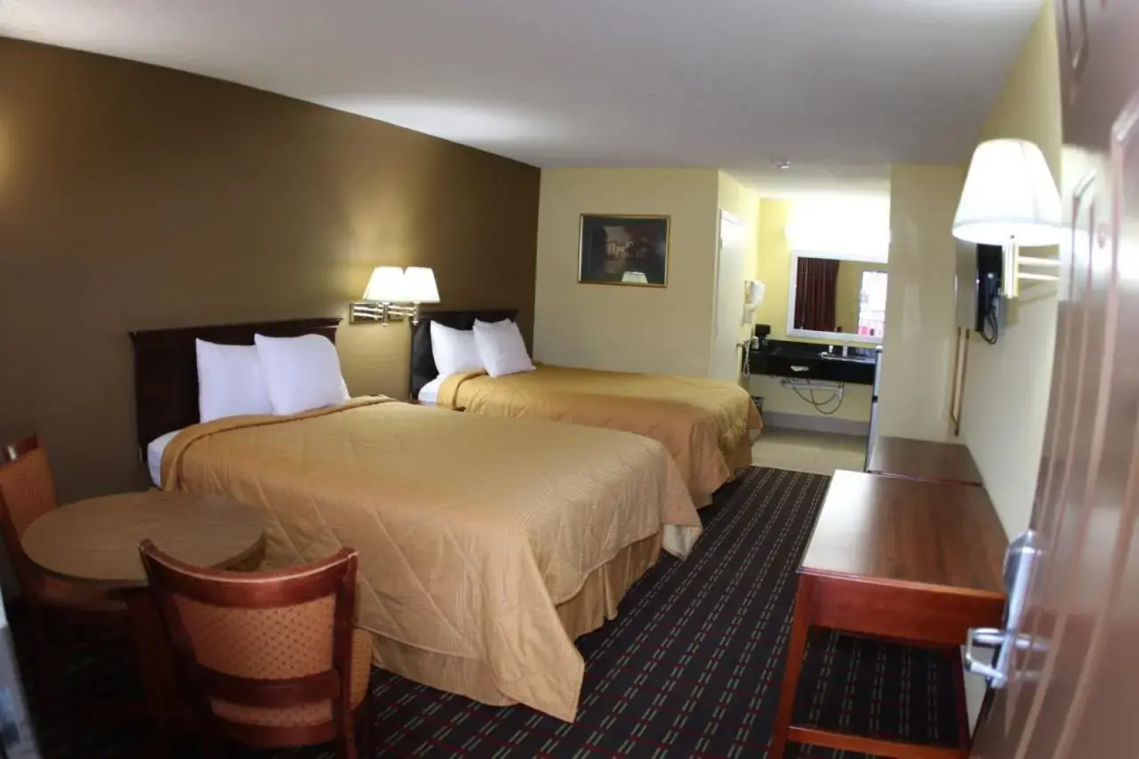 Super Inn & Suites by OYO Milledgeville