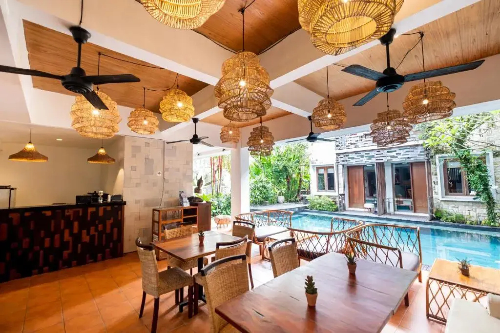 Kakul Villas & Suites