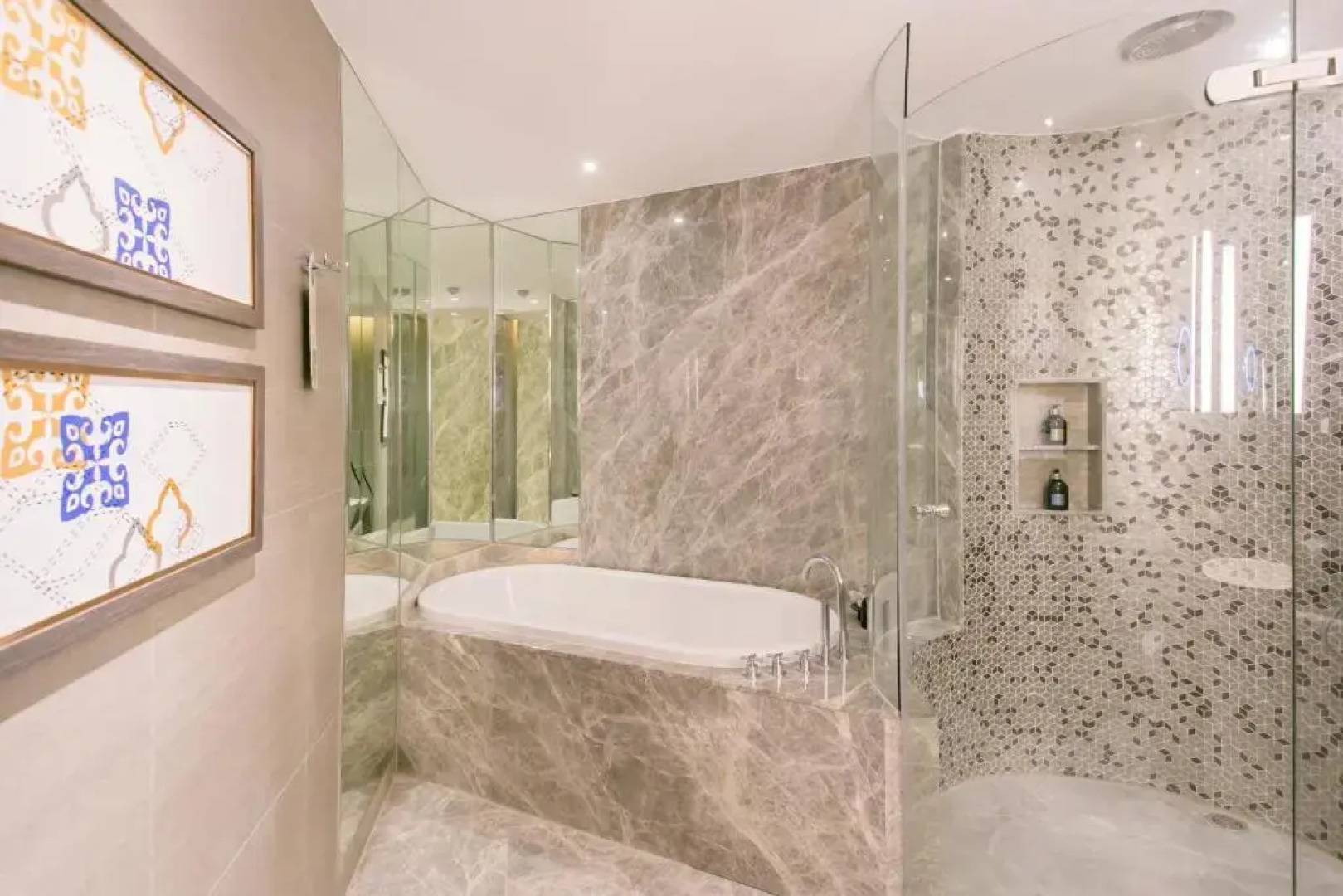 Centara Grand & Bangkok Convention Centre at CentralWorld