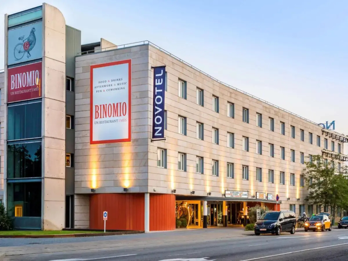 Отель Novotel Barcelona Cornella