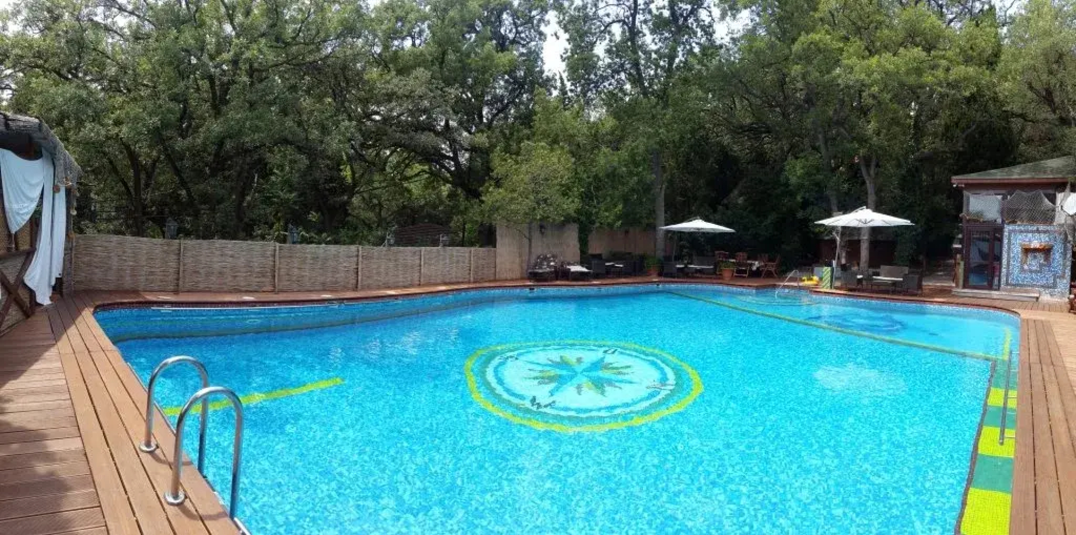 Park Royal Bely Lebed Mini-Hotel