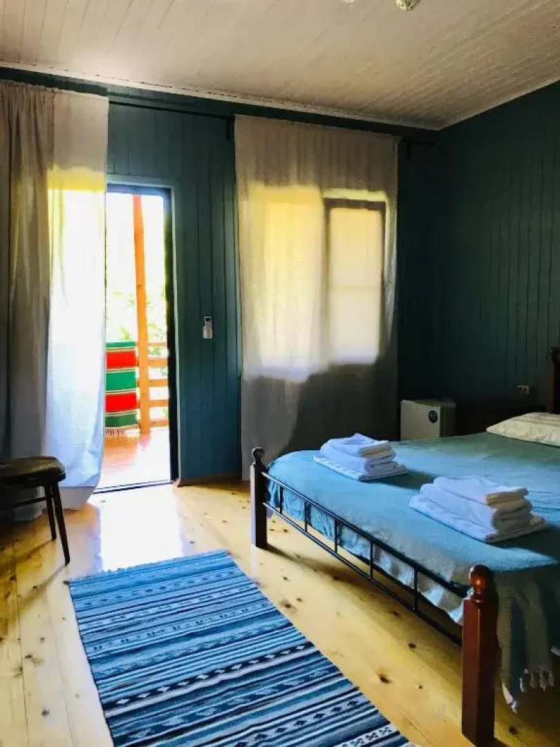 Guest House E&M