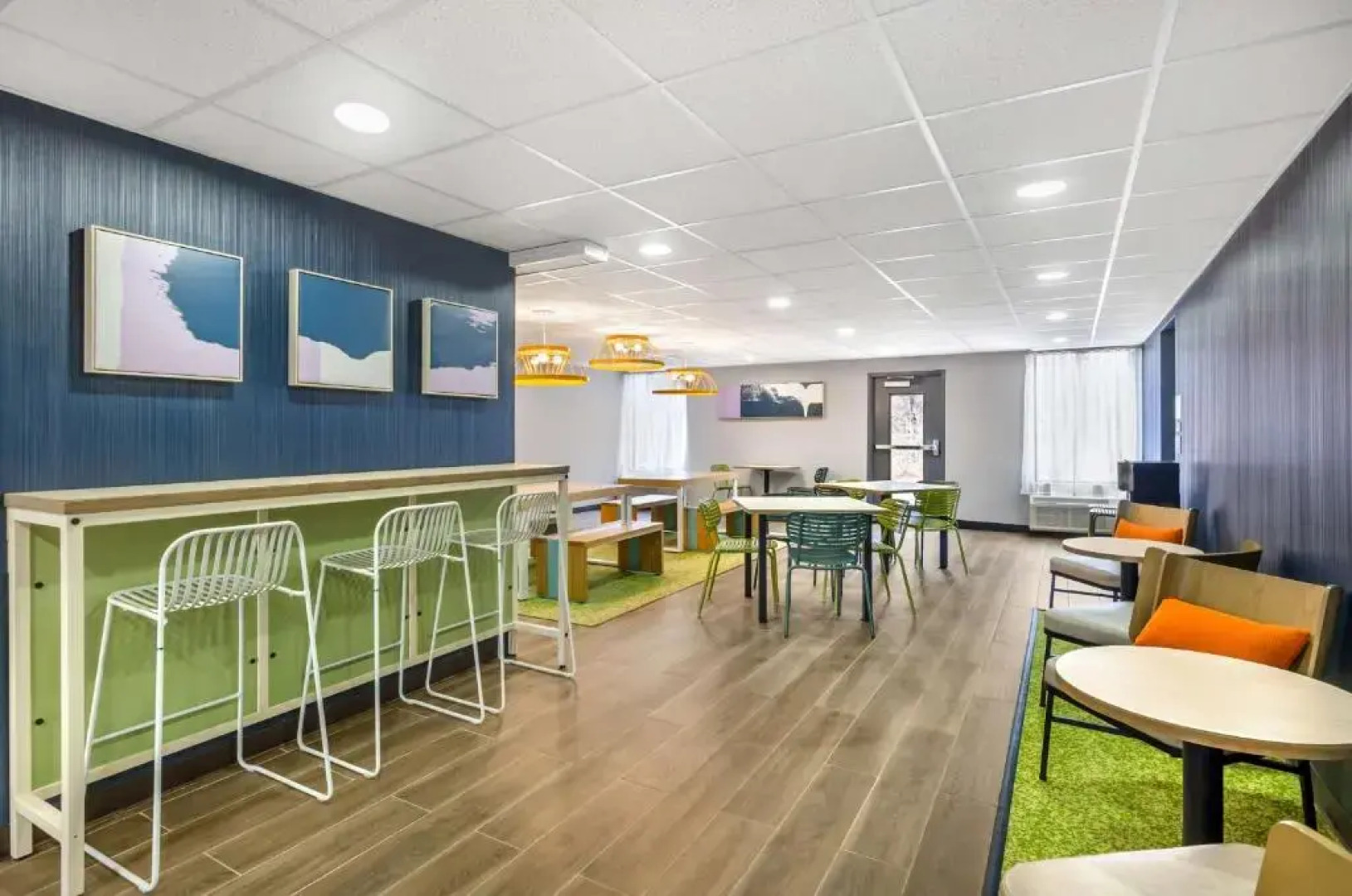 Spark by Hilton Roanoke Airport