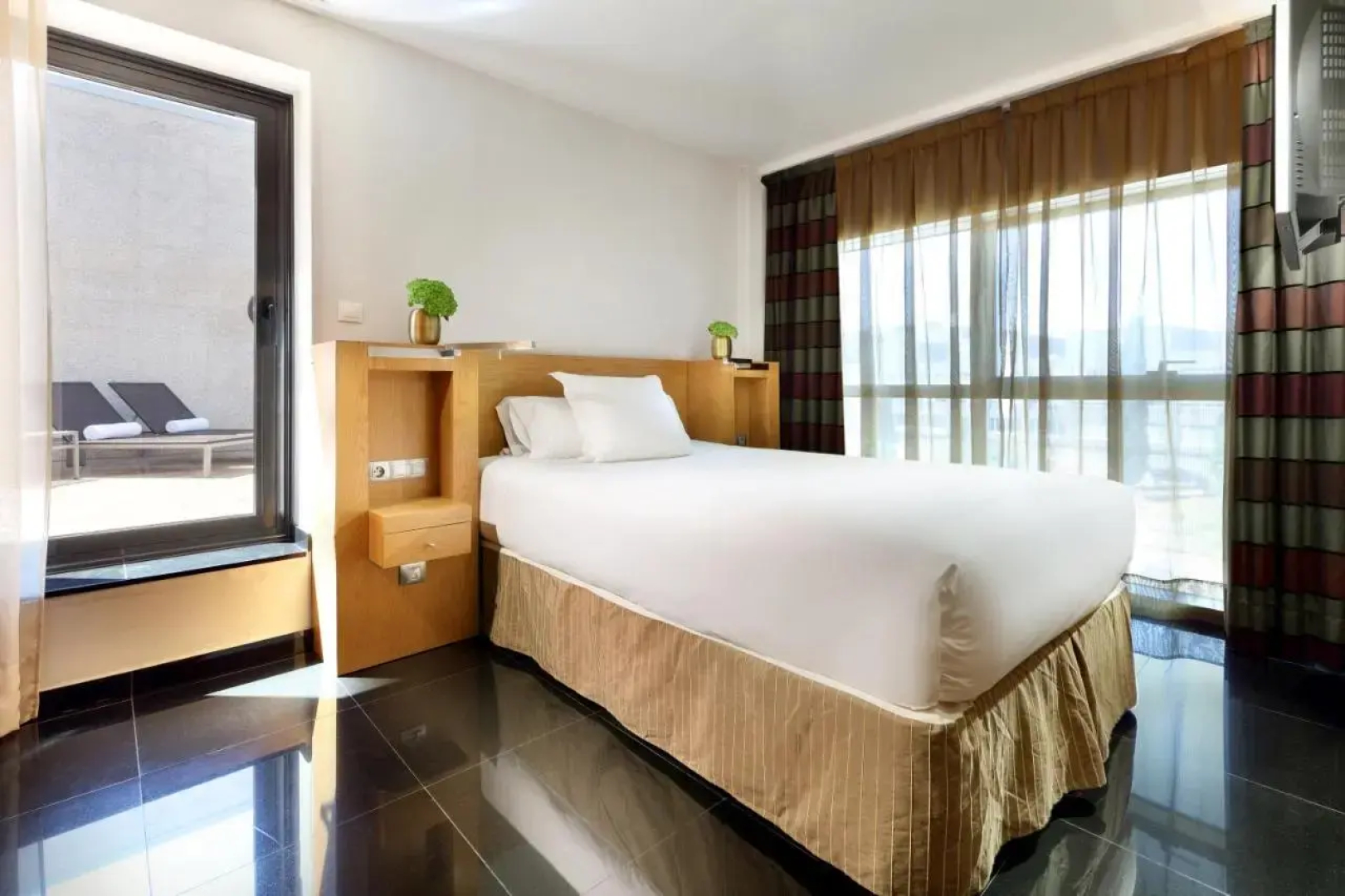 Апарт-отель Hesperia Fira