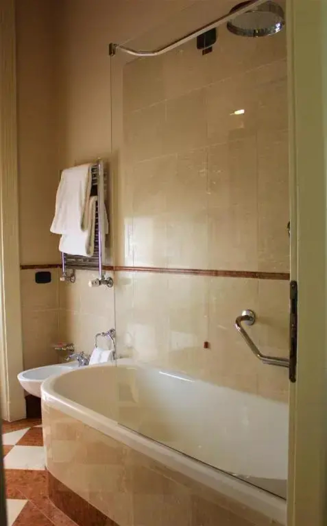 Отель Continental Genova