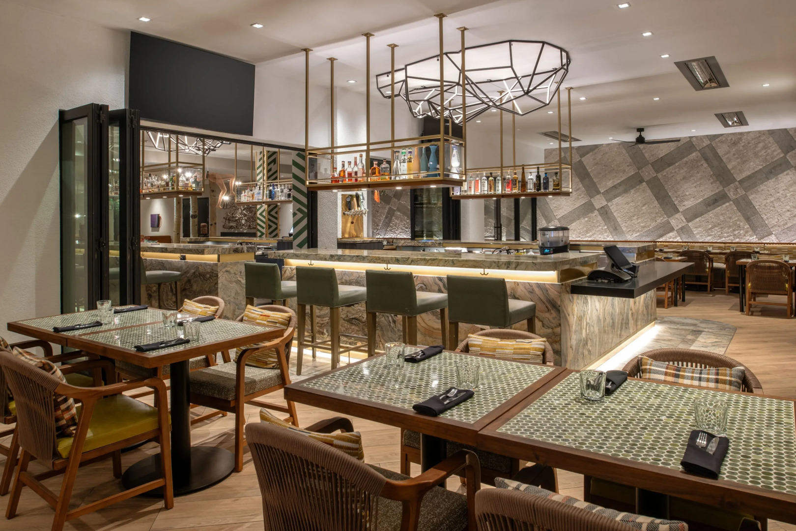 Hotel Paradox, Autograph Collection