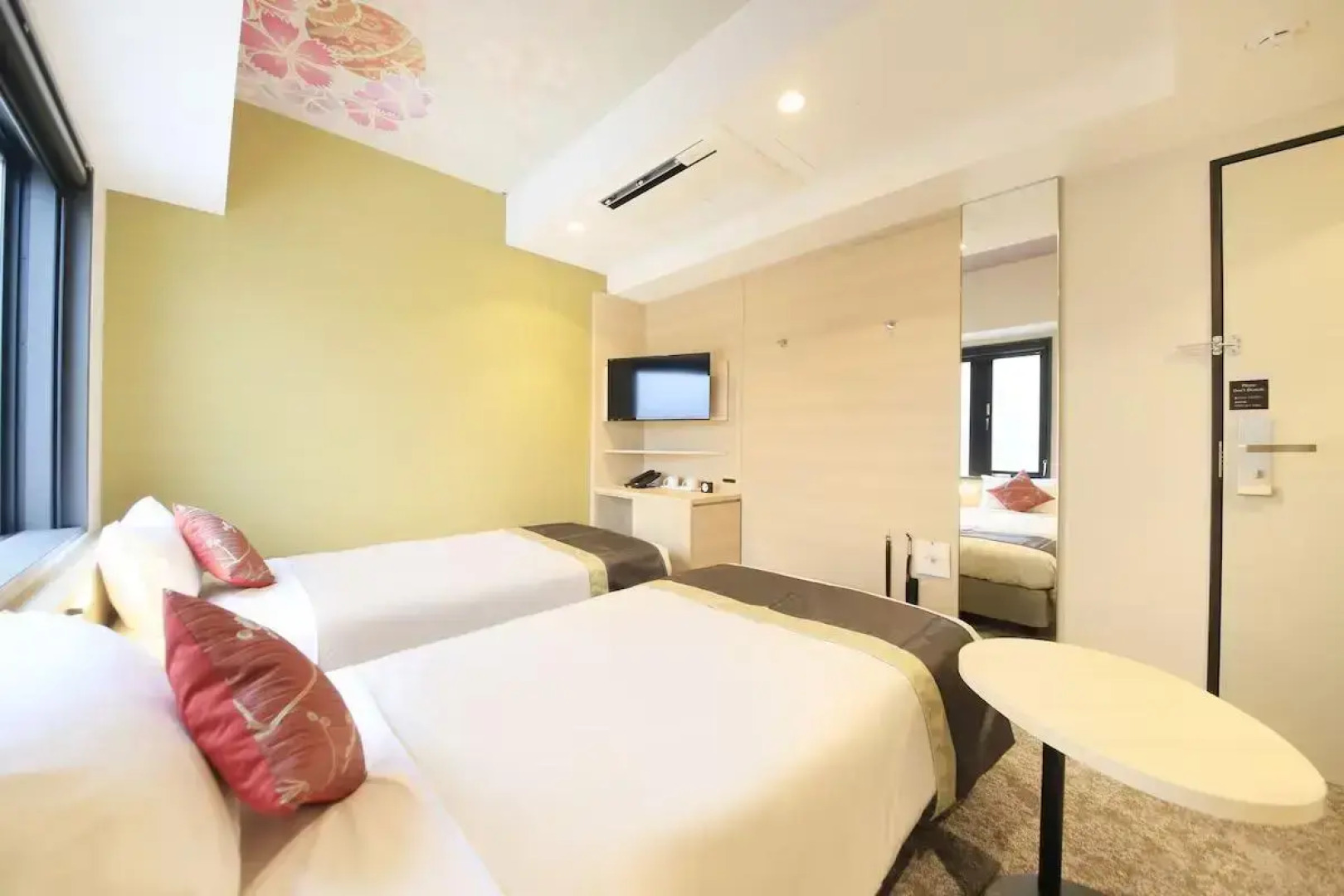 The Hedistar Hotel Kyoto Nijo Comic&Books