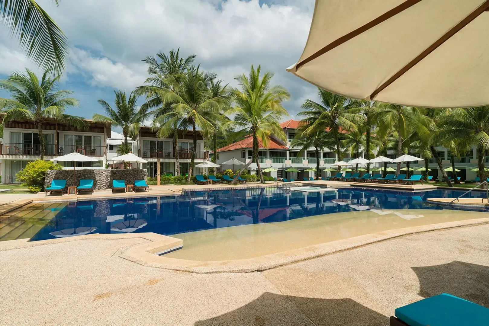 The Briza Beach Resort Khaolak