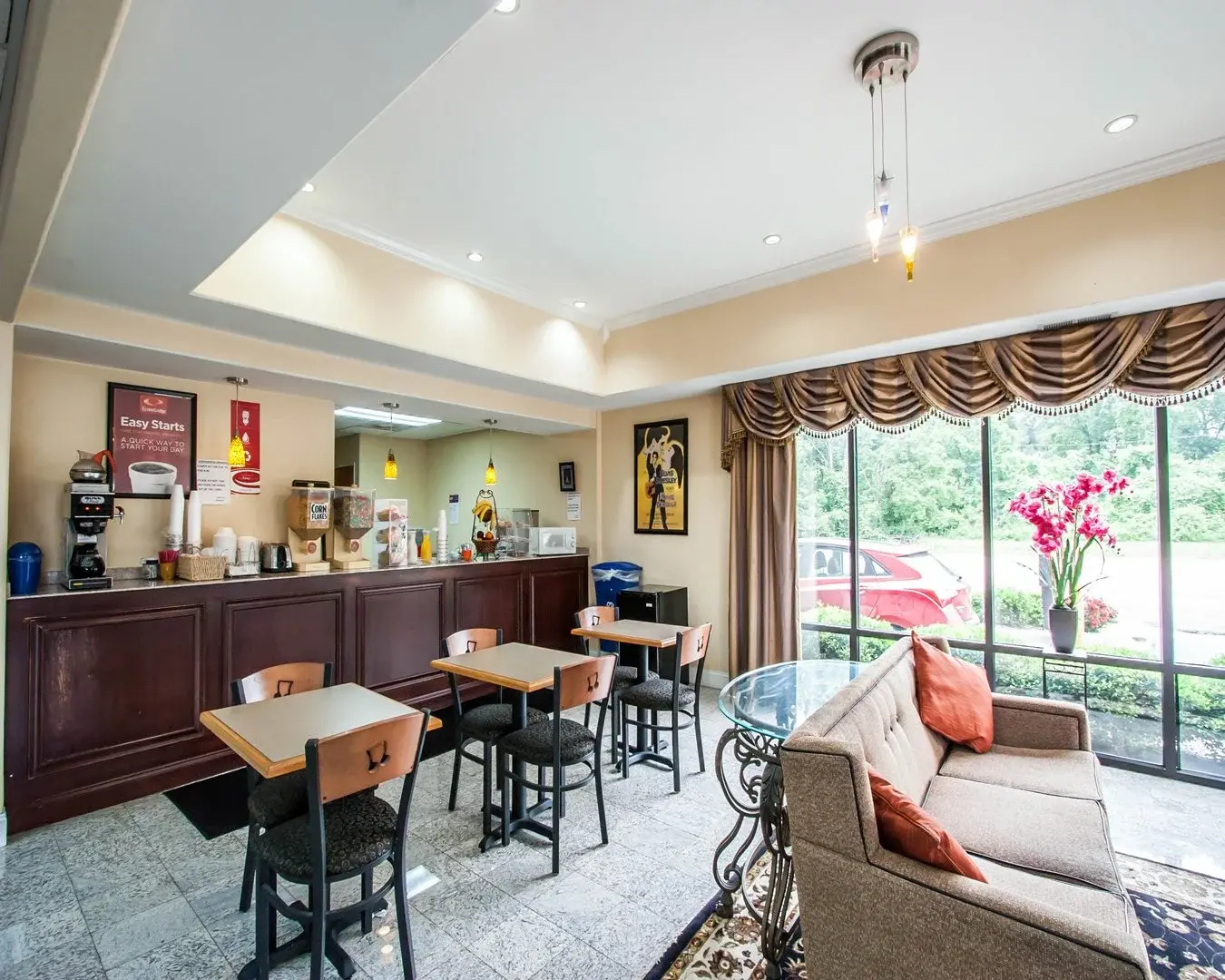Memorylane Inn & Suites