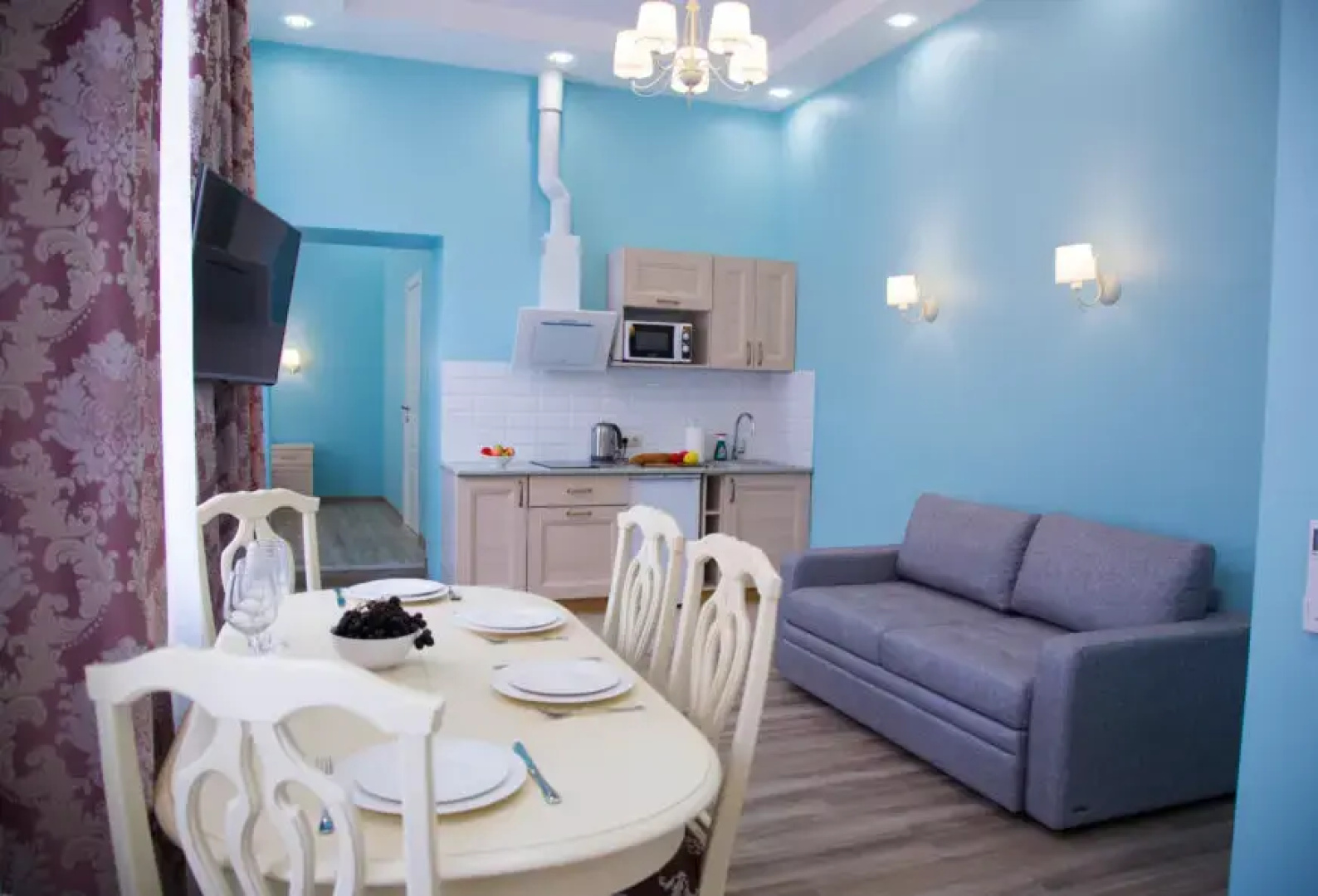 Leto Apartments