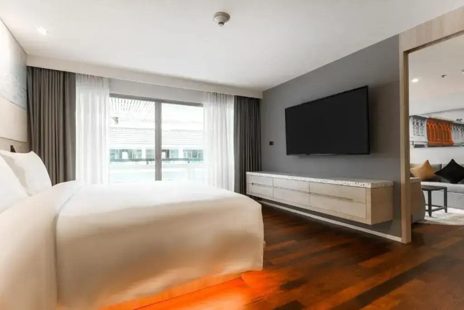 Отель Radisson RED Phuket Patong Beach