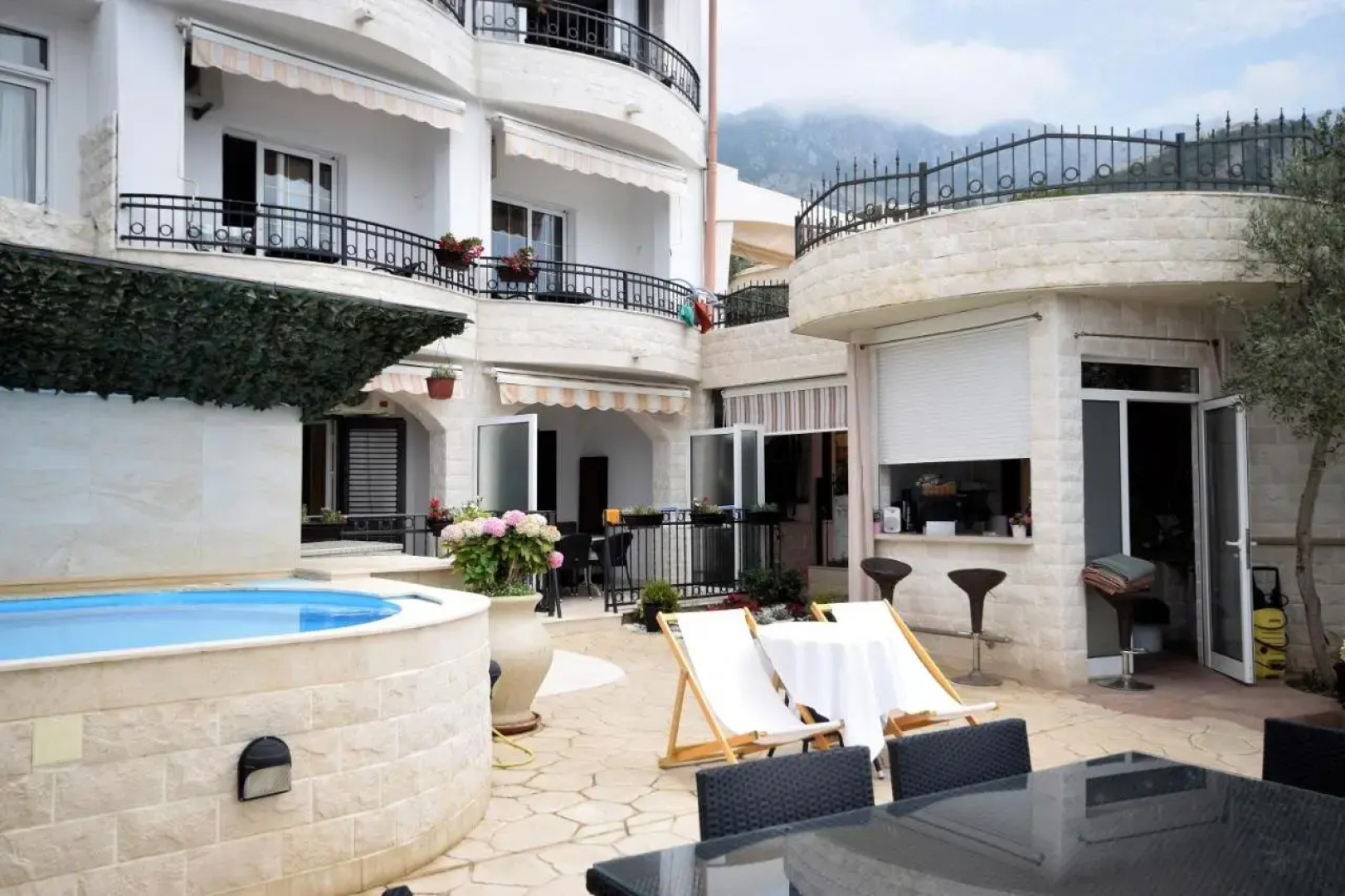 Monte Perla Residence