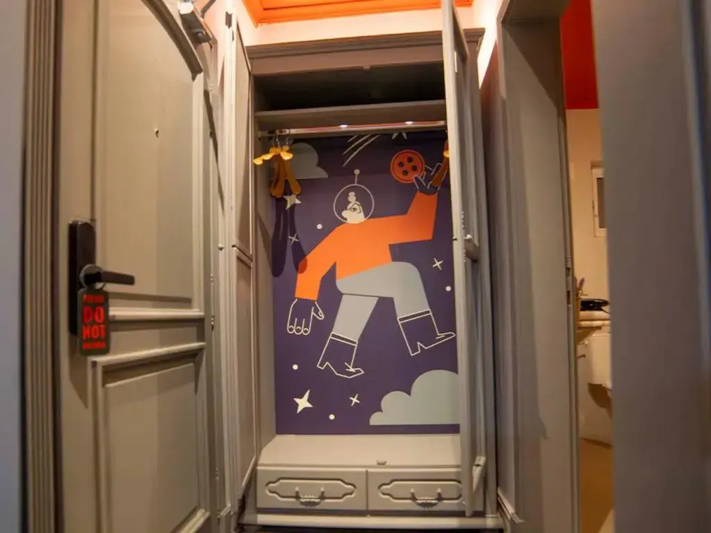 Introvert Maria Luisa