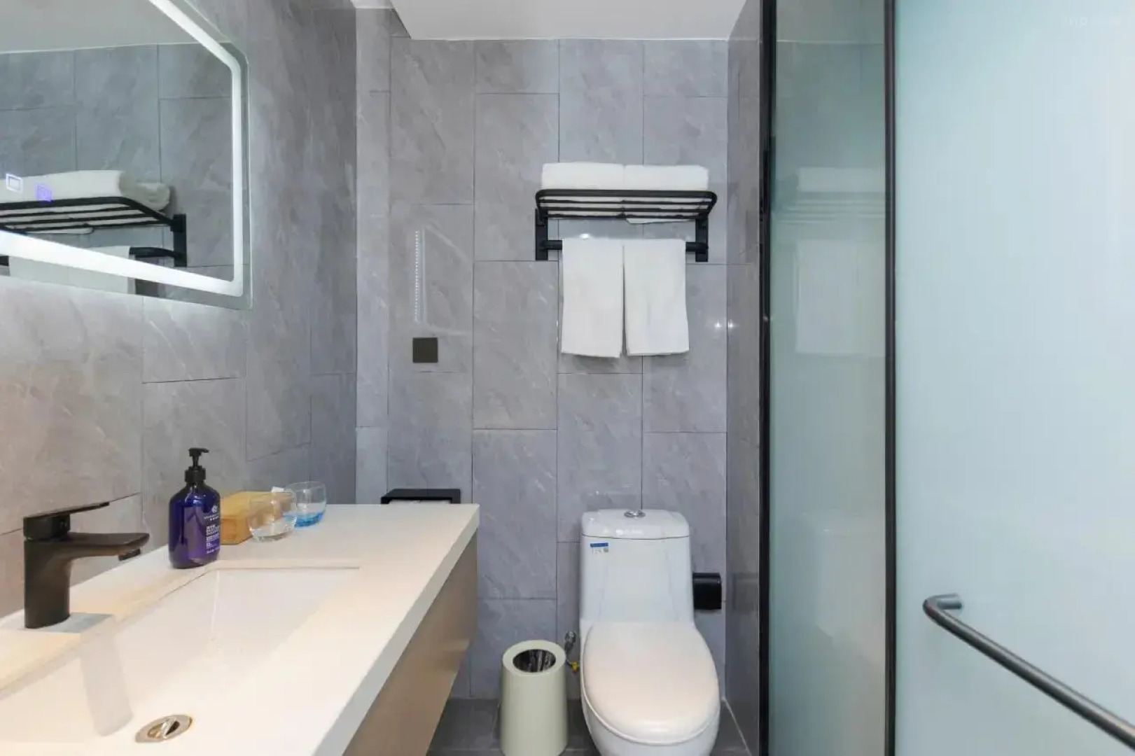 Xingcheng Hotel (Zhaoyuan Wenquan Road Branch)