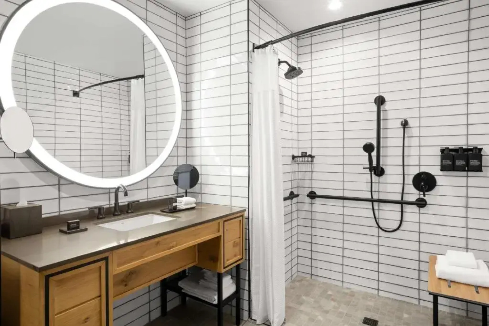 Cloudland At McLemore Resort Lookout Mountain, Curio by Hilton