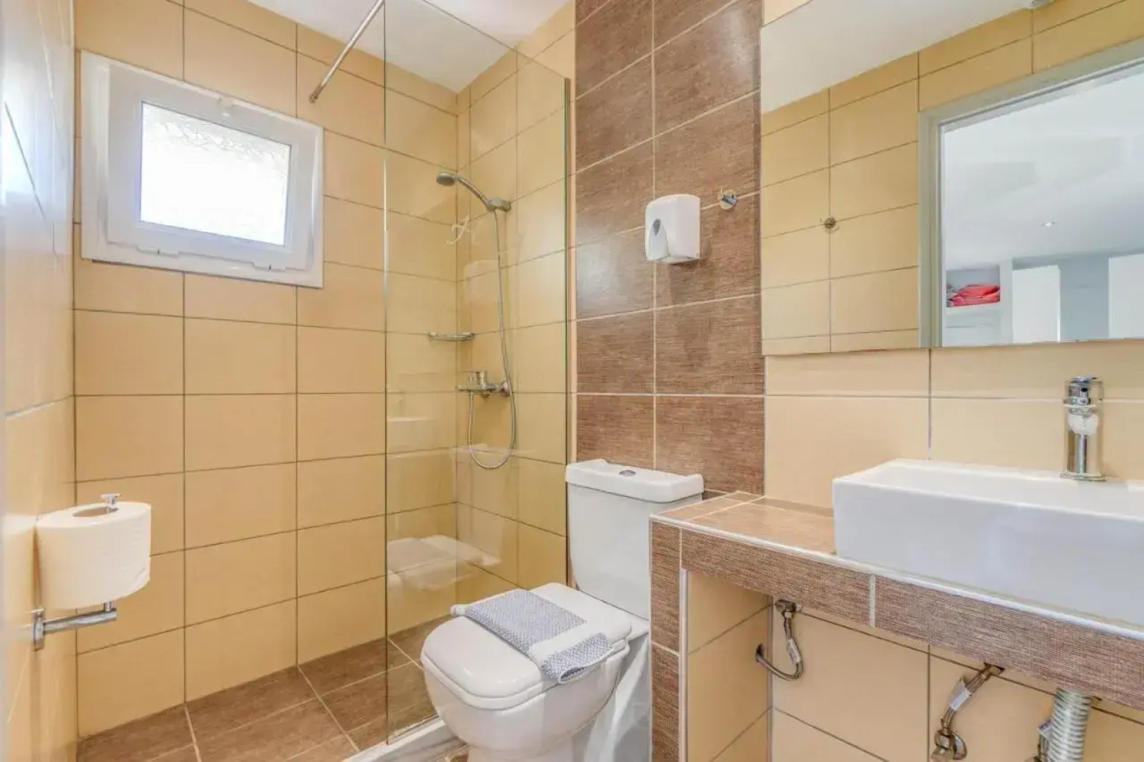 Angela Hotel and Apartments