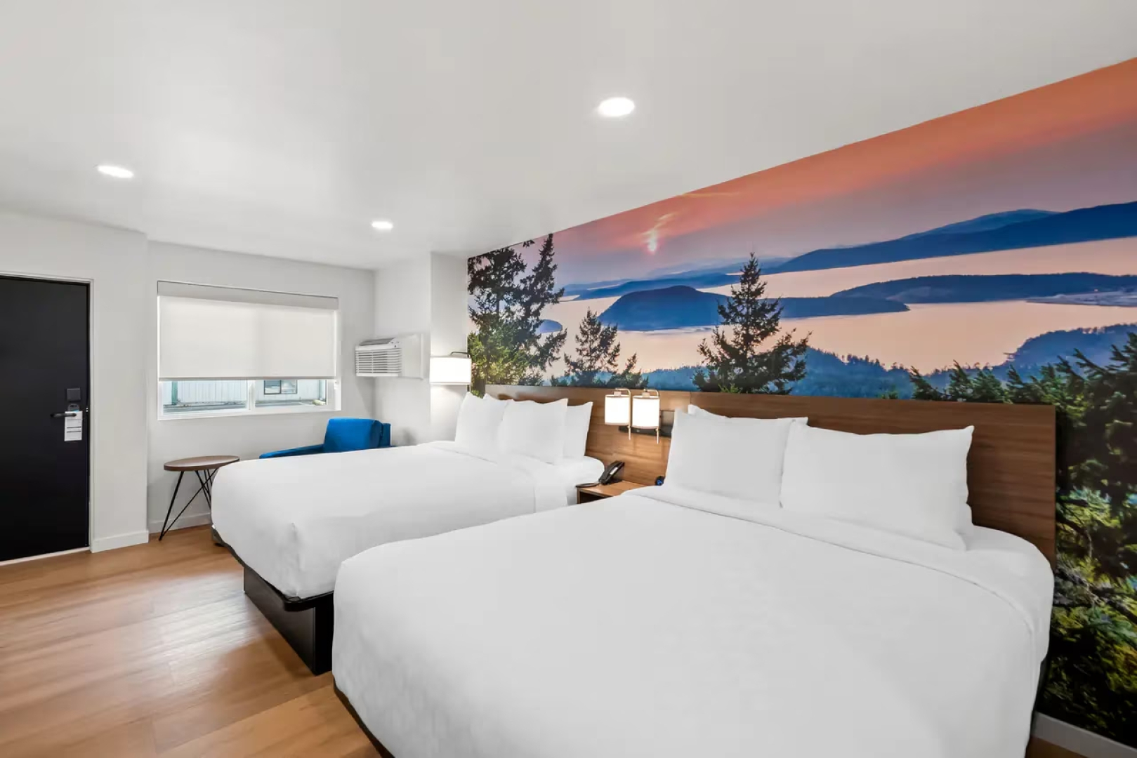 Отель Clarion Pointe