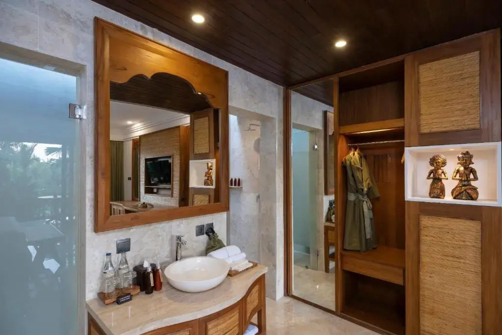 Отель Adiwana Unagi Suites