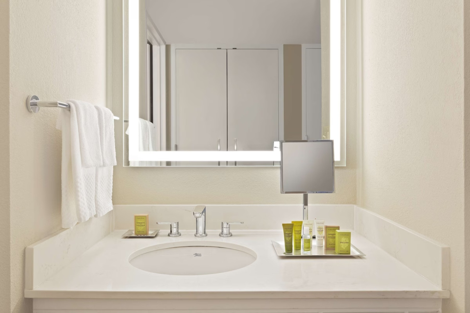 Hilton Orlando Lake Buena Vista - Disney Springs® Area
