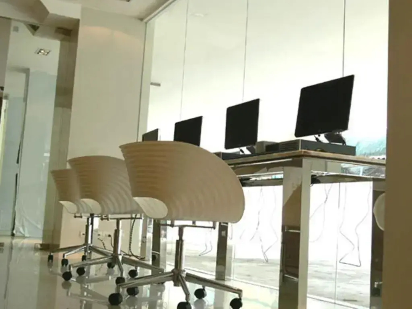 Отель Tango Vibrant Living Hotel
