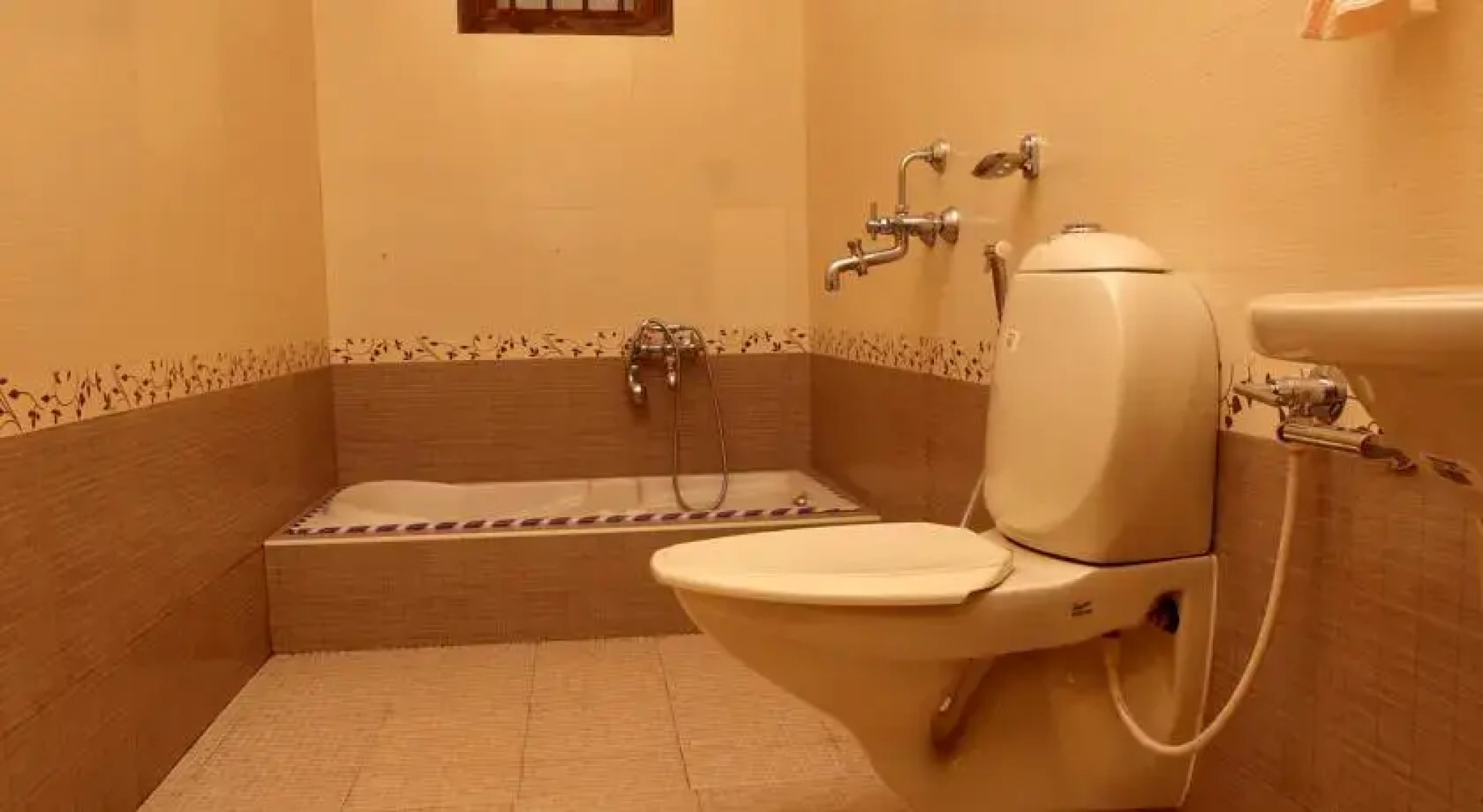 Emarald Pristine Island Floating Resort