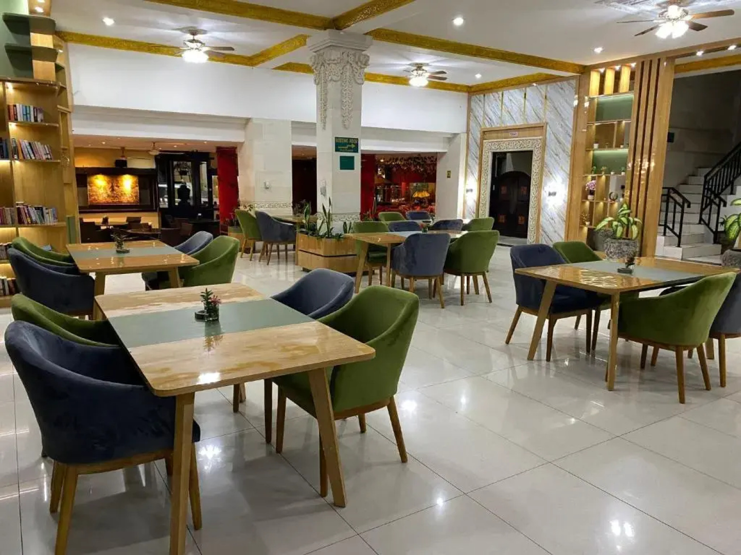 Отель Melasti Kuta Beach Hotel and Spa