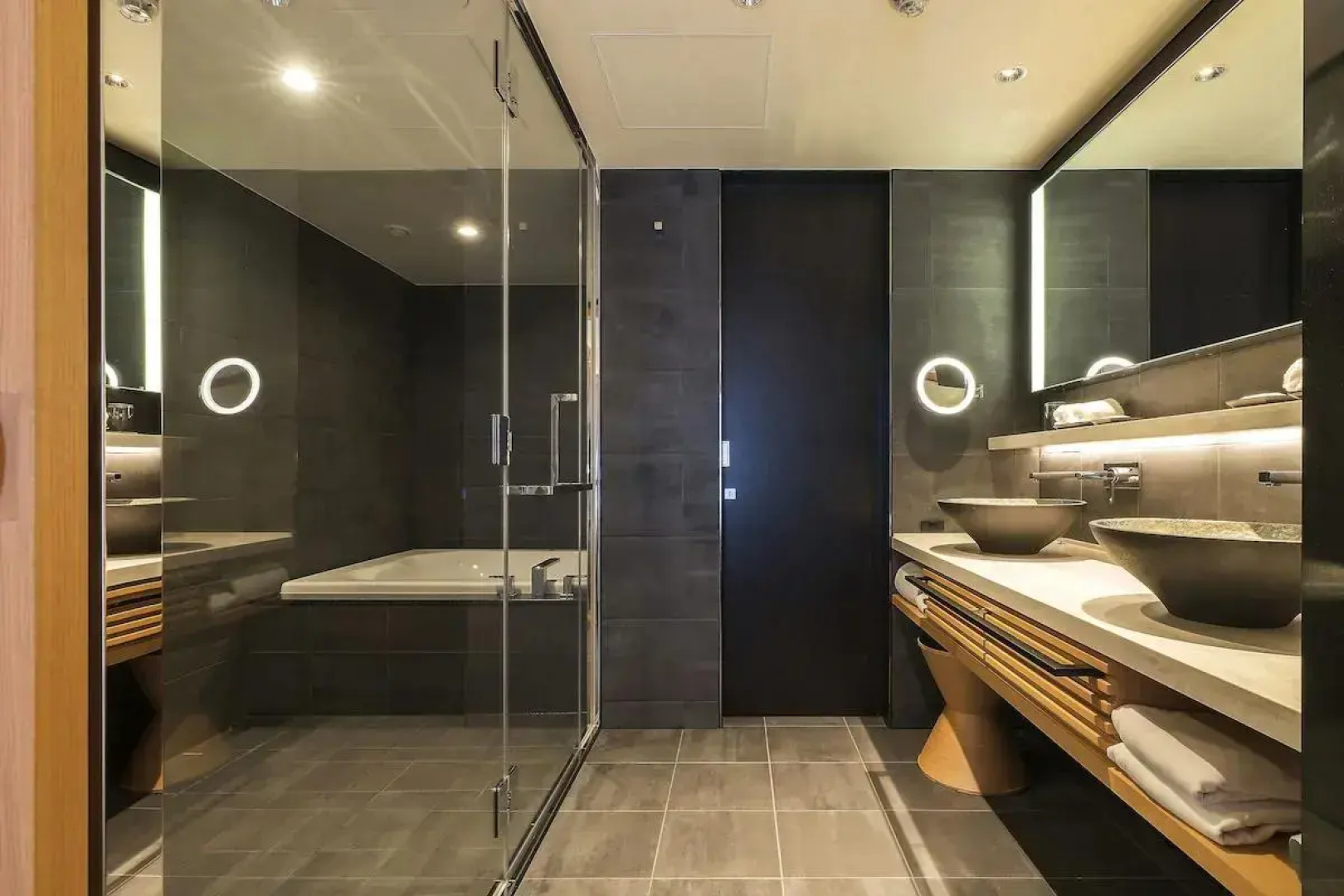 Отель ANA Crowne Plaza Kyoto, an IHG Hotel