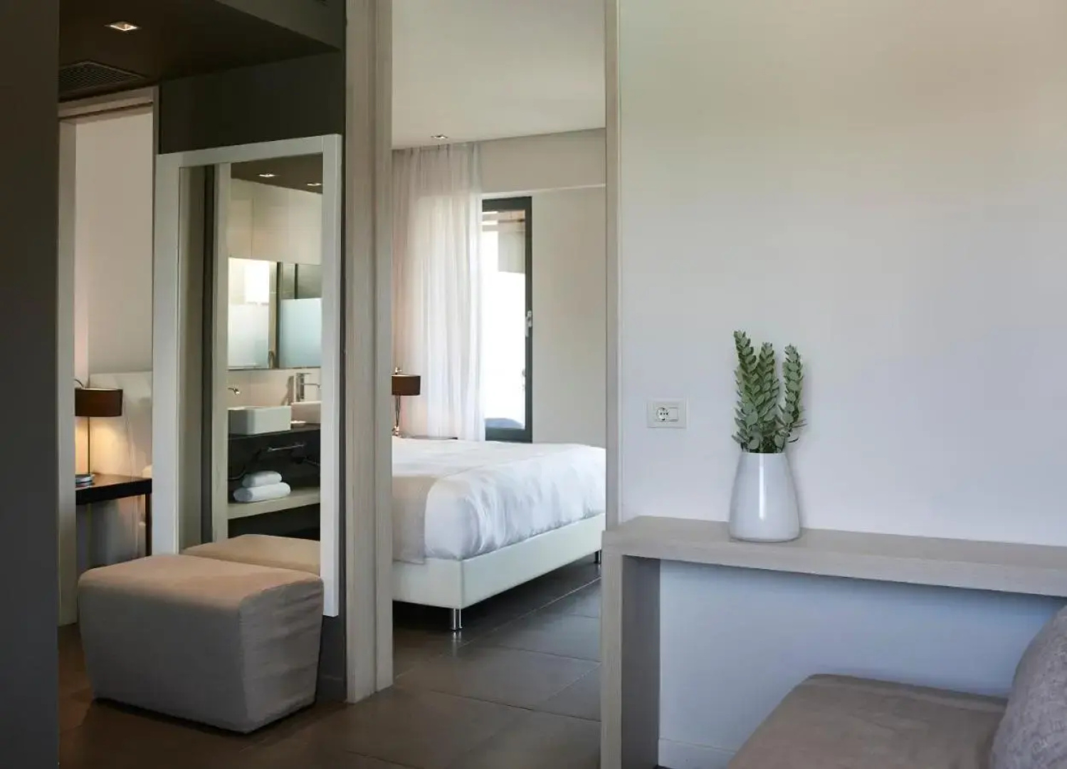 Pelagos Suites Hotel & Spa