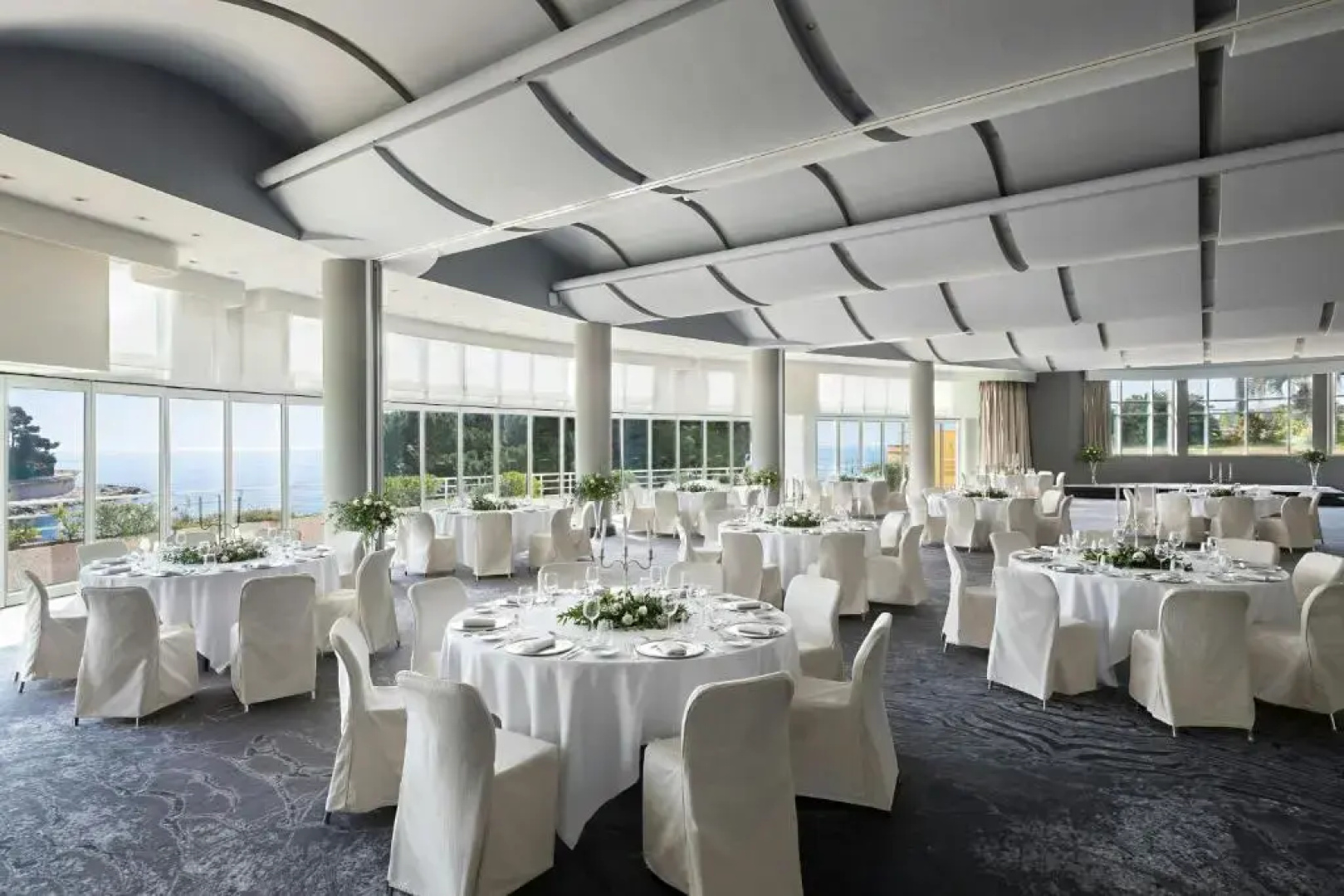 Le Meridien Beach Plaza