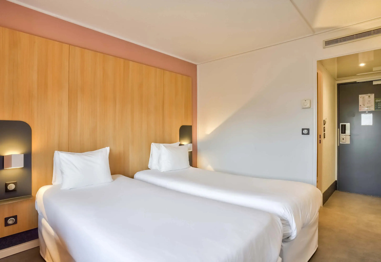 B&B HOTEL Paris 17 Batignolles