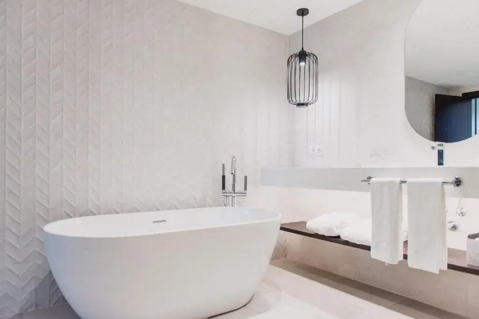 Отель Molina Lario