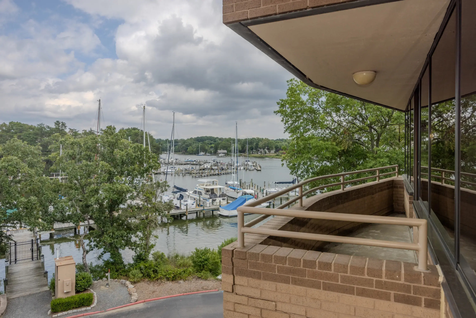 Solomons Inn Resort + Marina