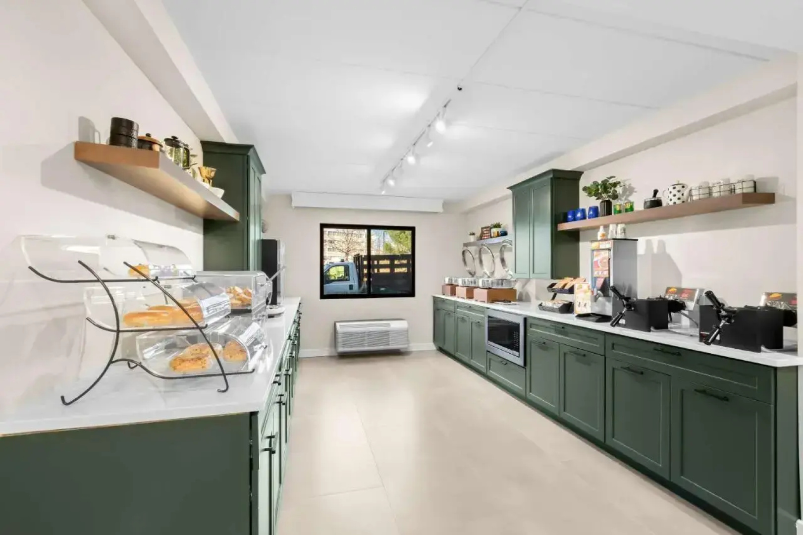 Latitude Suites Tinton Falls Eatontown/BW Premier Collection 