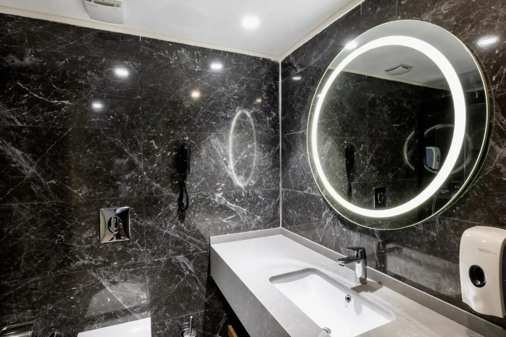 Elysee Hotel