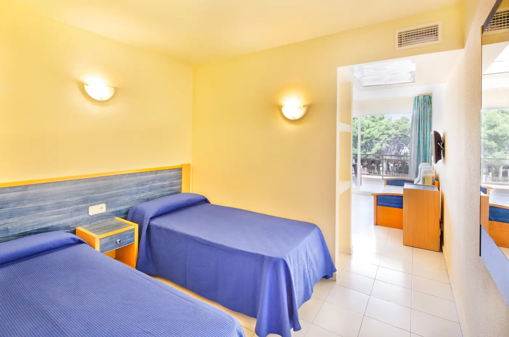 Отель THB Naeco Ibiza - Adults Only