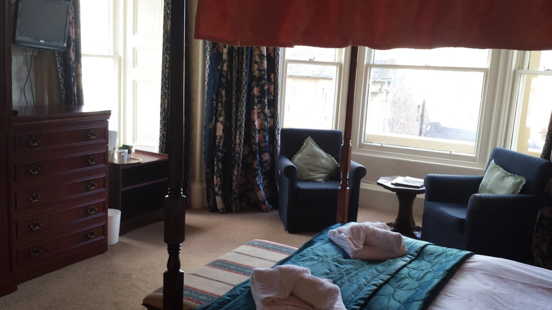 George and Abbotsford Hotel