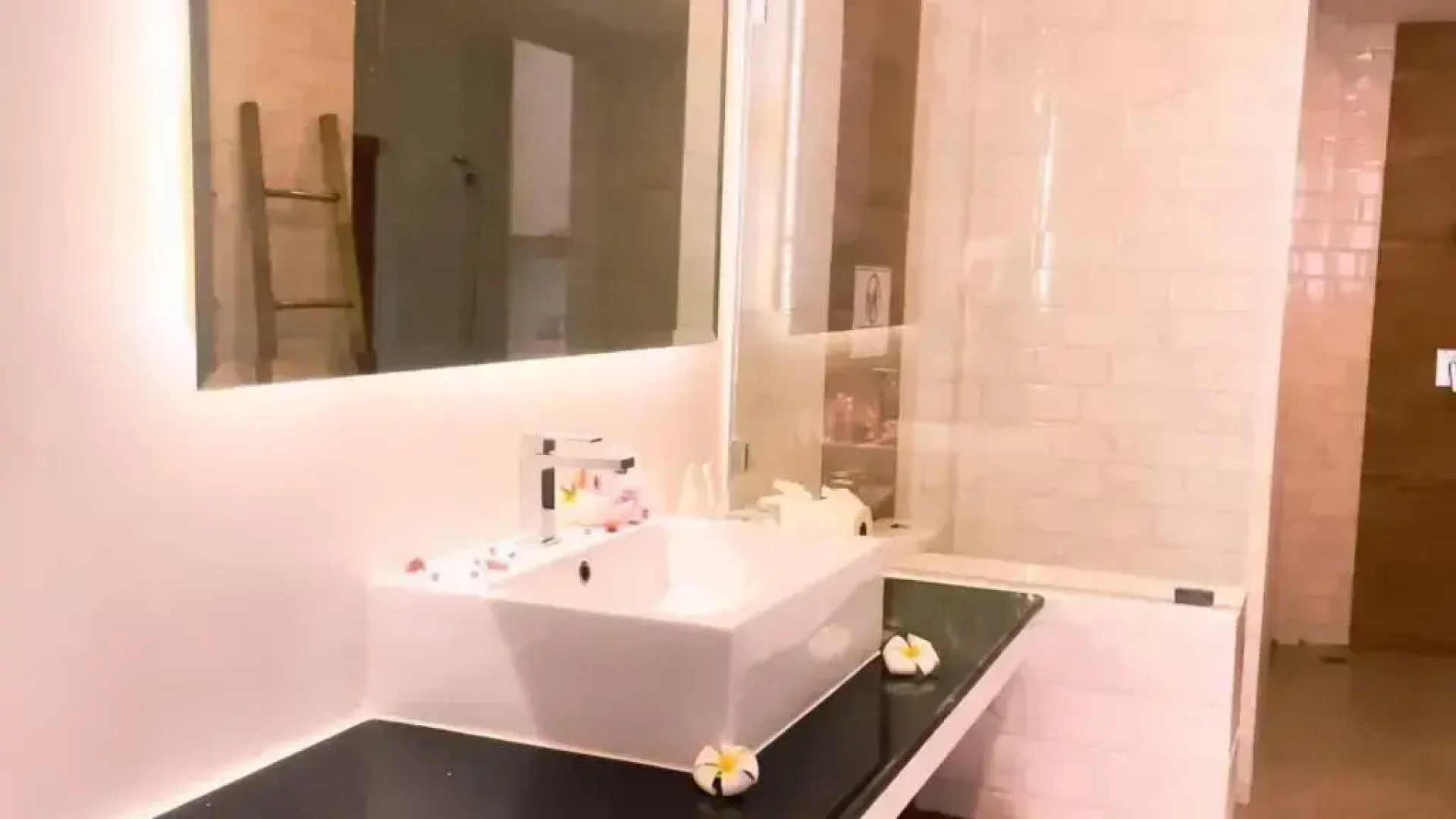Отель Aura Samui Best Beach Hotel