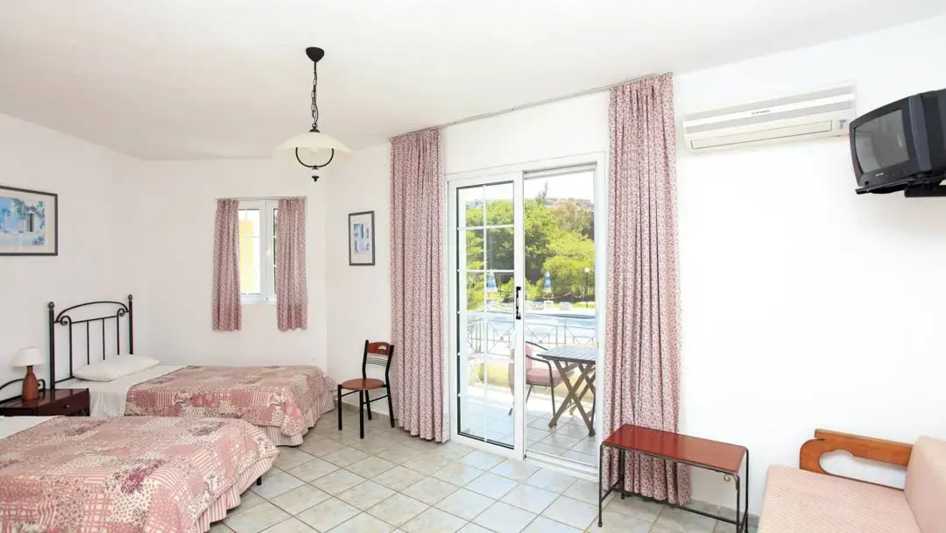 Maria Yiannis Apartments