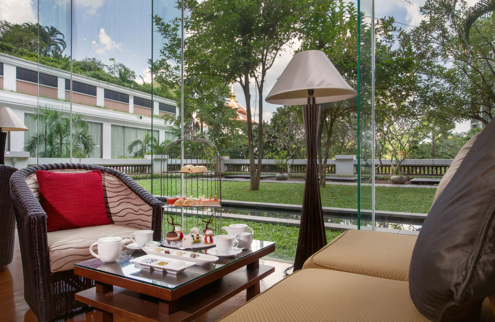 Hotel & Suites Shangri-La