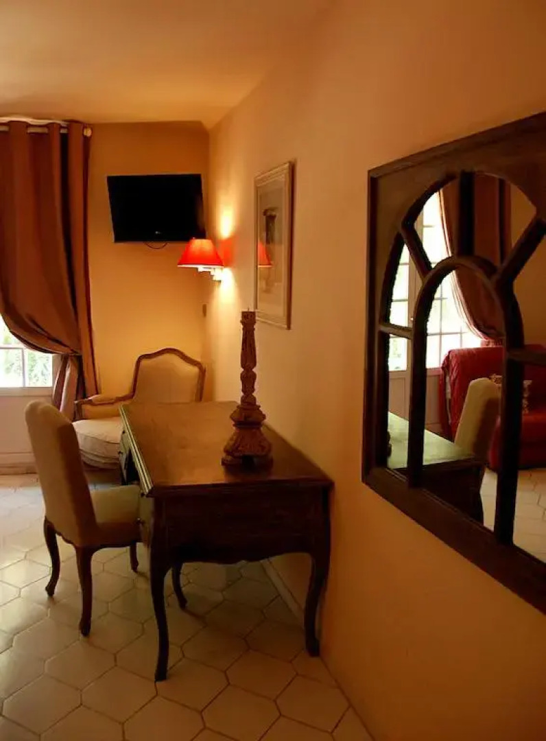 Hotel Les Mazets Des Roches