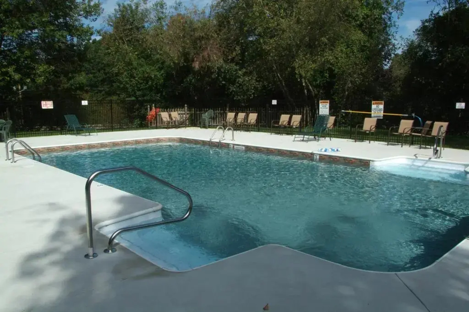 Publick House Historic Inn and Country Motor Lodge